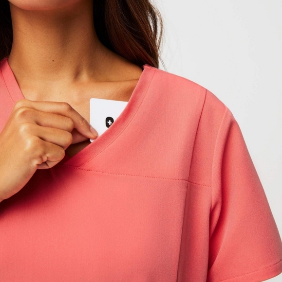 FIGS Hot Coral Amapa (S) - Picture 2 of 10